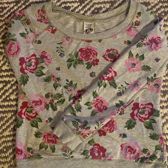 ✨SOLD✨Cute flower pattern sweatshirt - Picture 2 of 4
